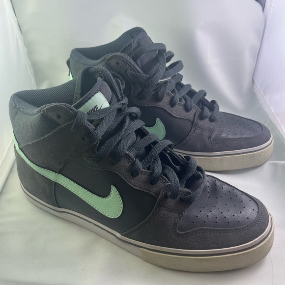 Nike Dunk High LR Size 9.5 mens - Picture 1 of 5